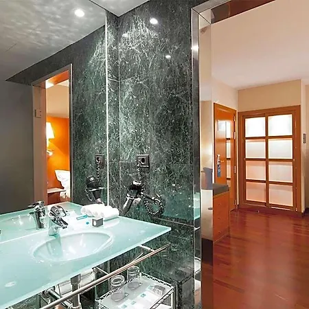 Ciutat 4*